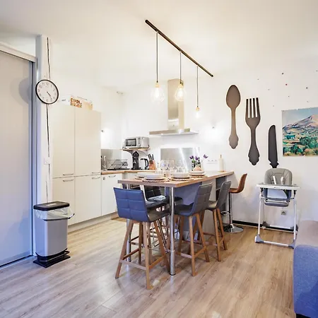 Appartement Le Cézanne - Jardin - Parking - Babyfoot - Centre-ville Troyes